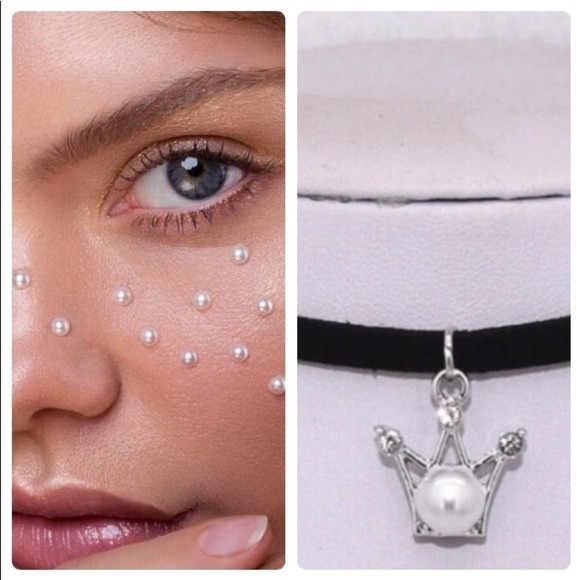 Black Velvet Crown Choker - Picture 3 of 9